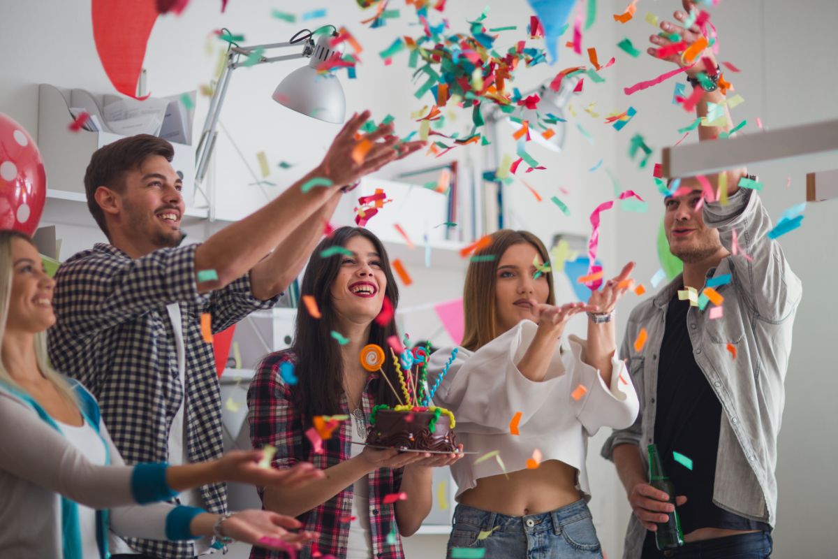 Conseils Et Idées Originales Pour Organiser Un Anniversaire Surprise » Communication évènenements